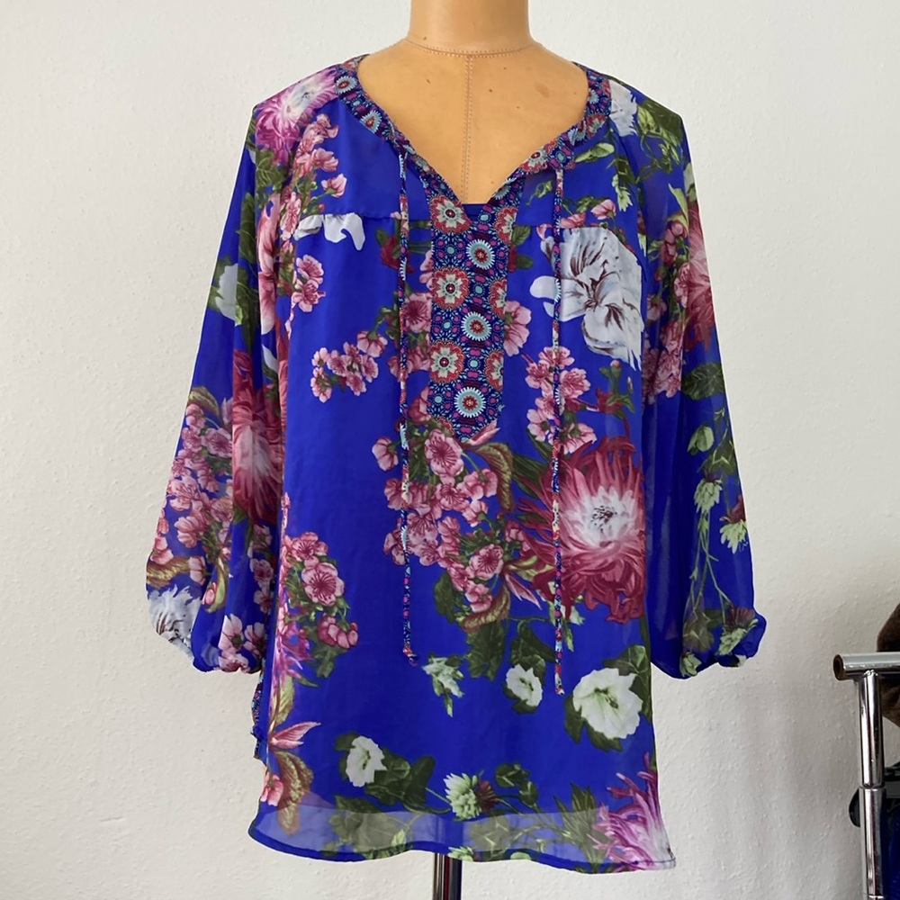 Fig and Flower blue blouse with beautiful floral prints size small